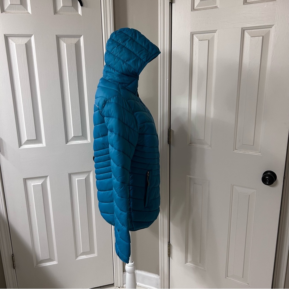 Blue ladies puffer coat - Picture 3 of 6